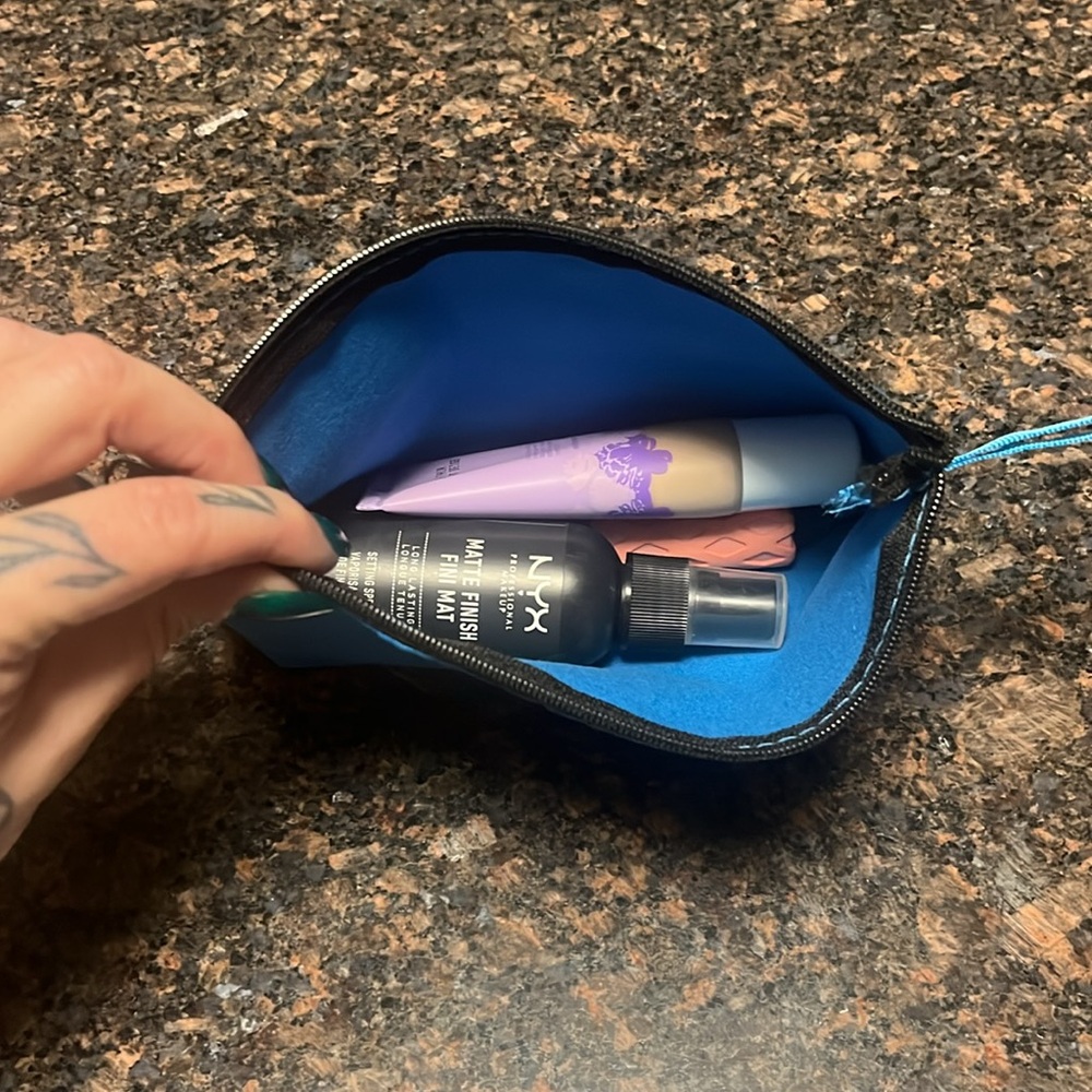 Handmade makeup bag - Picture 3 of 3
